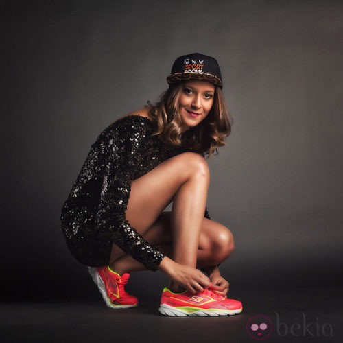 Duane da Rocha posando con las zapatillas Skechers