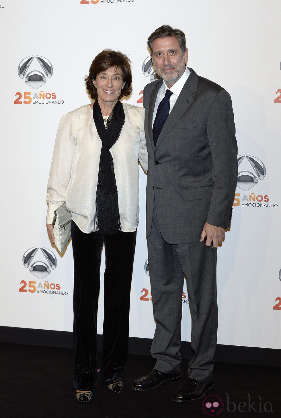 Emilio y Aruca Aragón en la fiesta del 25º Aniversario de Antena 3