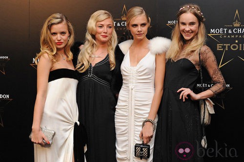 Georgia May Jagger, Clara Paget y Clara Delevingne en los premios de la moda Moët & Chandon Étoile en Londres