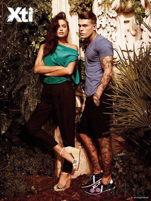 Irina Shayk y Stephen James posan con la colección primavera/verano 2015 de Xti