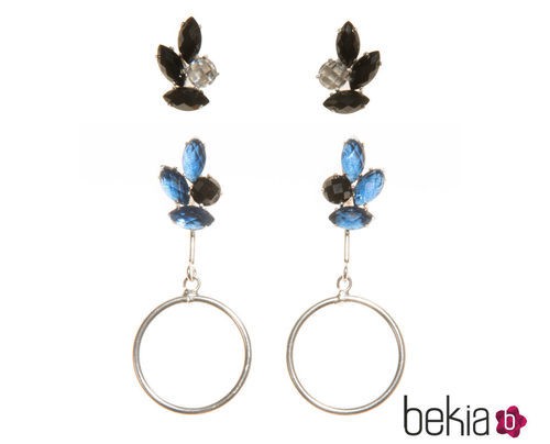 Pendientes de aro con detalle en azul y negro de Pretty Rumour