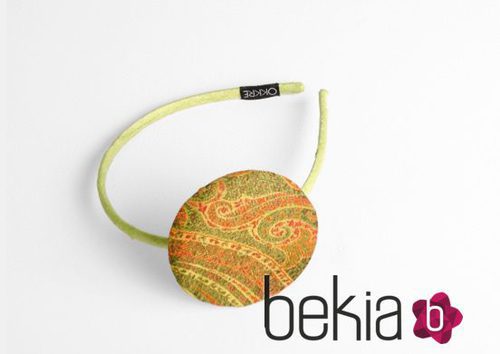 Tocado con estampado de la colección 'La Ruta de la Seda' de OKKRE