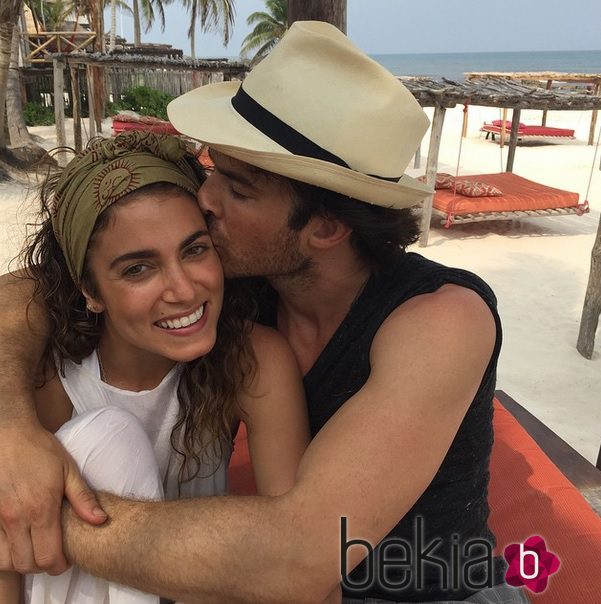 Nikki Reed e Ian Somerhalder de luna de miel en las playas de Brasil