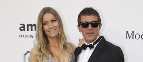 Antonio Banderas y Nicole Kimpel en la gala amfAR del Festival de Cannes 2015