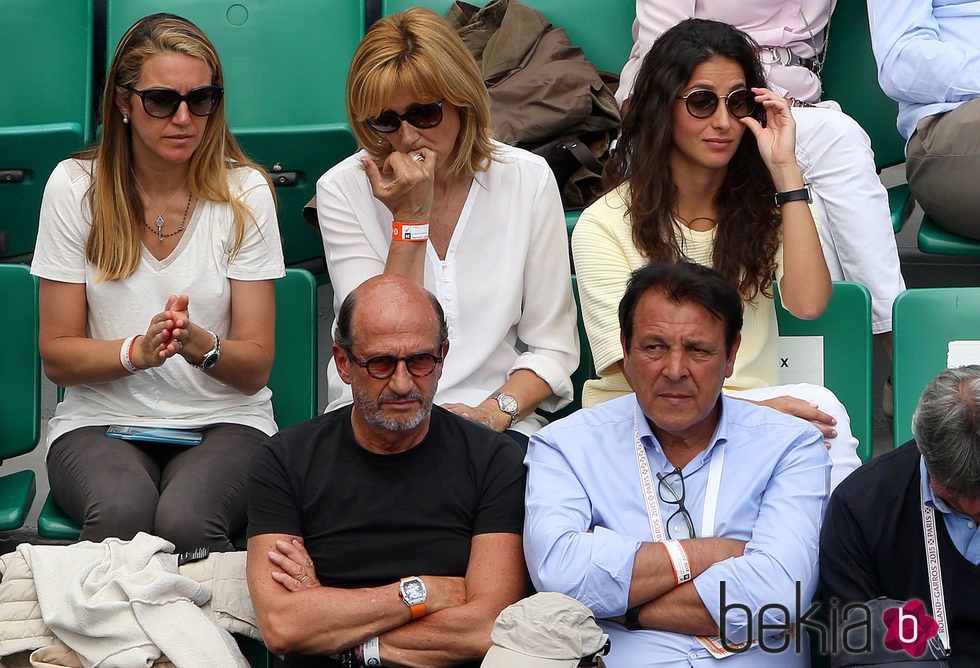 Ana María Parera, Xisca Perelló y Sebastián Nadal apoyan a Rafa Nadal en Roland Garros 2015