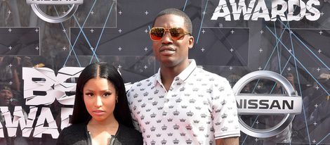 Nicki Minaj y su pareja Meek Mill en la red carpet de los BET Awards 2015