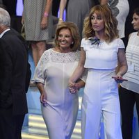 Emma García acompañando a María Teresa Campos
