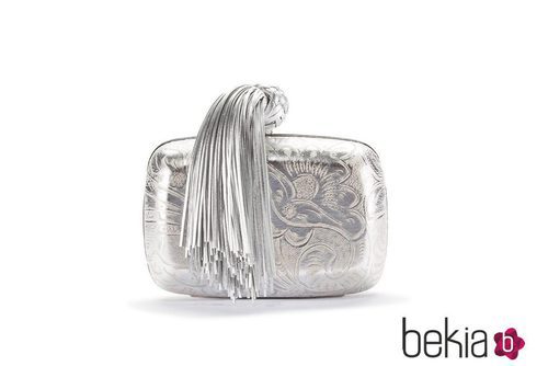 Clutch plateado de la colección primavera/verano 2016 de Roger Vivier