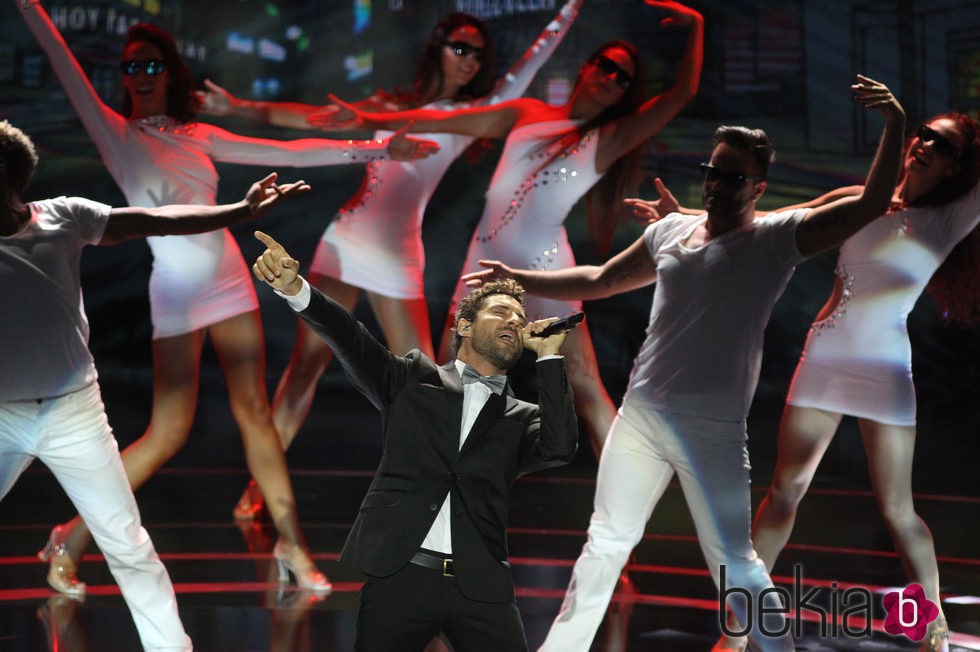 David Bisbal actuando en los Premios Platino 2015