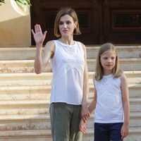La Reina Letizia y la Infanta Sofía en su posado de verano en Marivent