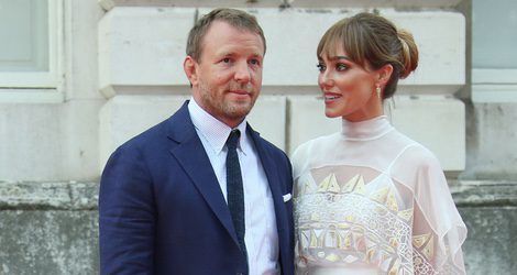 Jacqui y Guy Ritchie cómplices en la premiere de 'Operación U.N.C.L.E.'