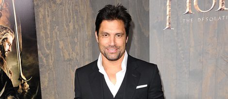 Manu Bennett en una premier de 'El Hobbit'