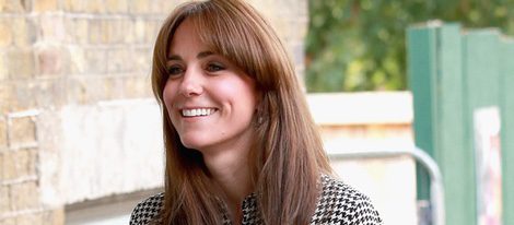 Kate Middleton en su primer acto en solitario tras ser madre de la Princesa Carlota