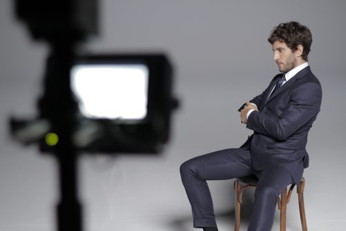 Quim Gutiérrez en el making of de Emidio Tucci de la colección otoño/invierno 2015/2016