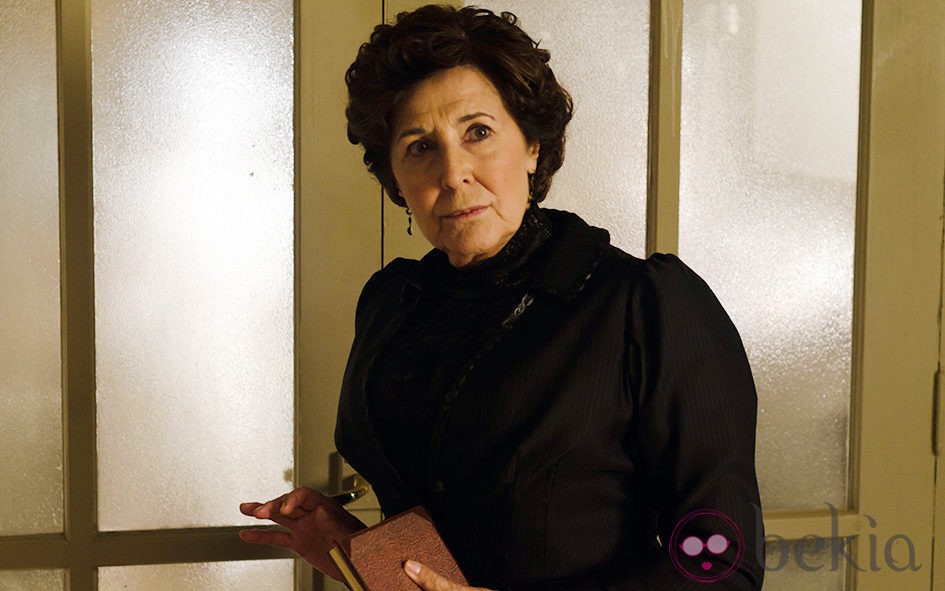 Concha Velasco es Ángela en 'Gran Hotel'