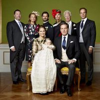 Magdalena de Suecia y Chris O'Neill con su hijo Nicolás y sus padrinos de bautismo