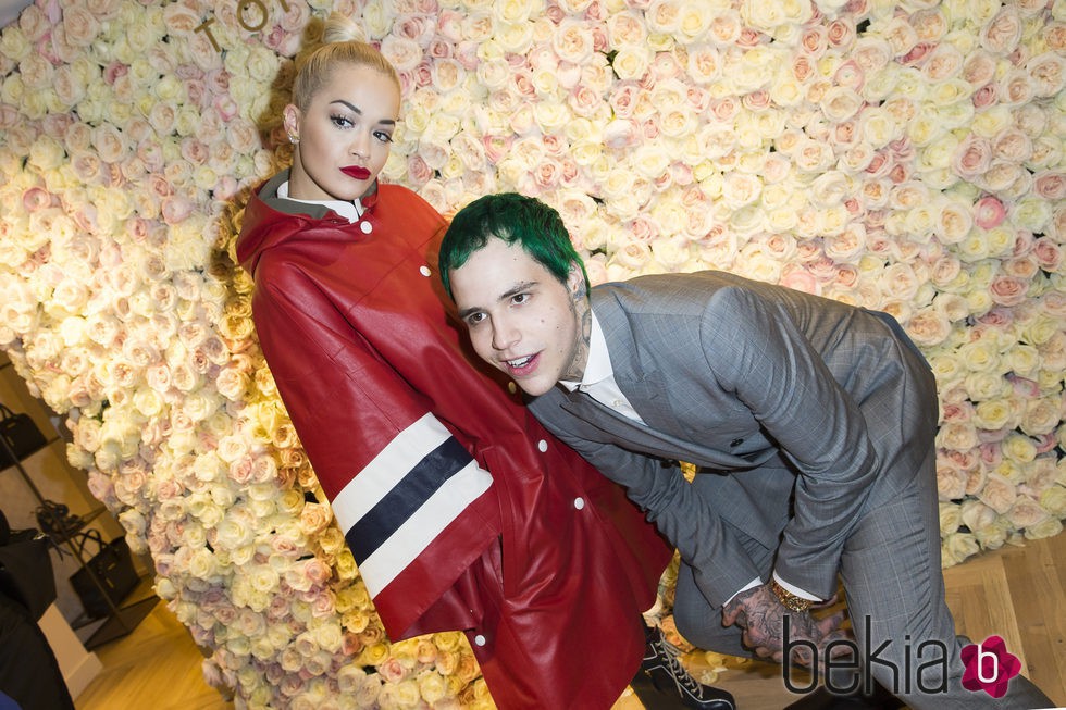 Richard Hilfiger con Rita Ora