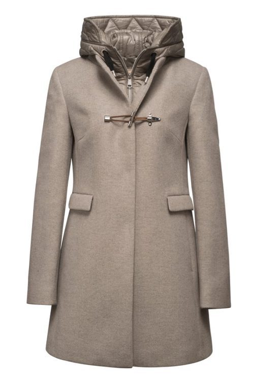Abrigo beige largo de la colección otoño/invierno 2015 de la firma Fay