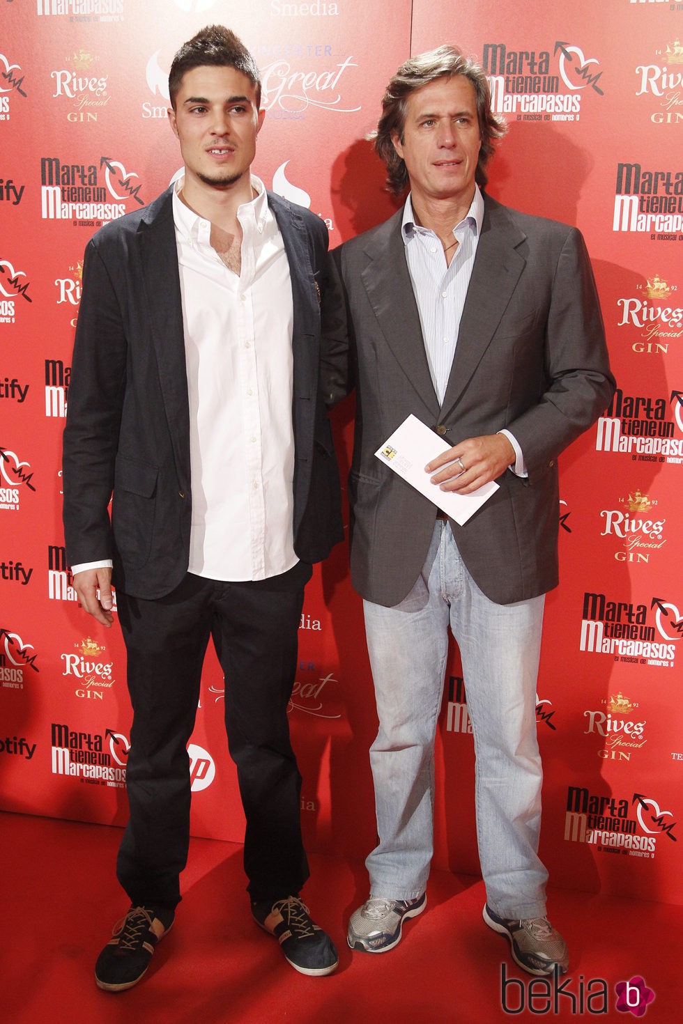 Carlo Constanzia Di Castiglione y su hijo Carlo Constanzia en la presentación de 'Marta tiene un marcapasos'