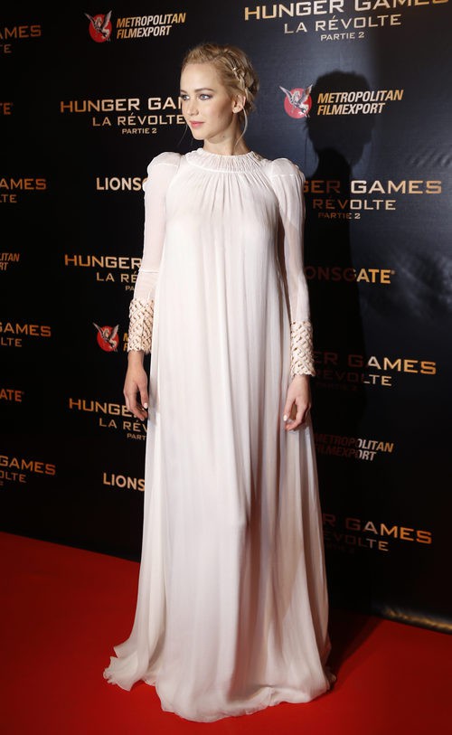 Jennifer Lawrence con vestido rosa claro de Dior en la premiere de 'Los Juegos del Hambre: Sinsajo, parte 2' en París