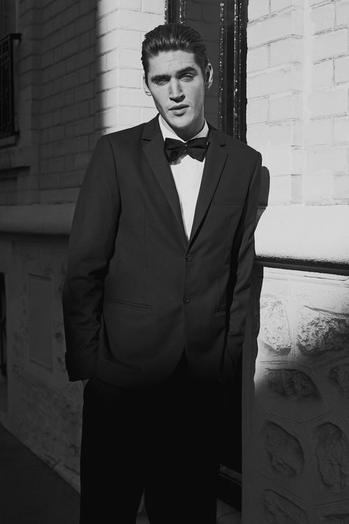 Traje liso con pajarita de la colección Longnights 2015 de Pull & Bear