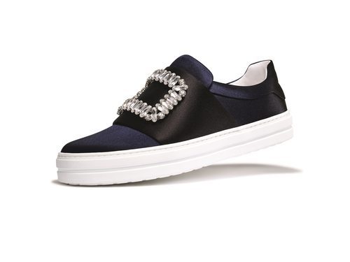 Zapatilla negra con hebilla de la colección 'Sneaky VIV' de Roger Vivier