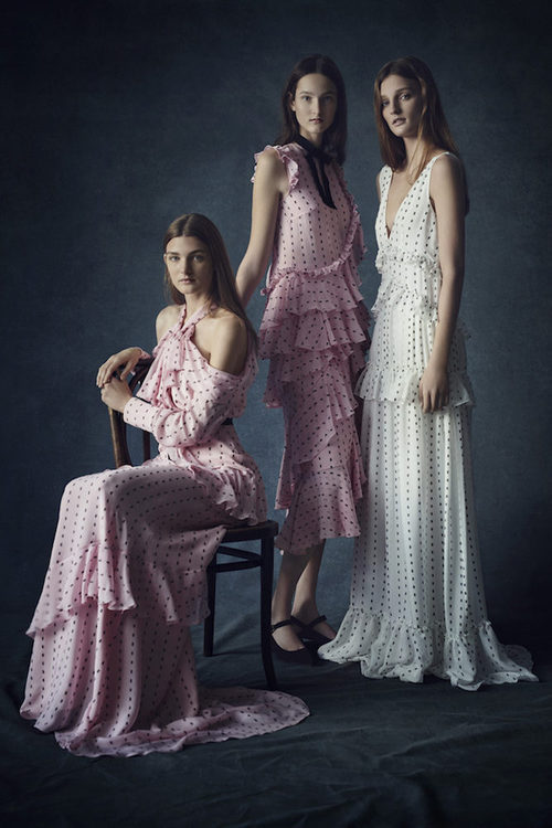 Vestidos vaporosos con topos de la colección Pre-Fall 2016 de Erdem
