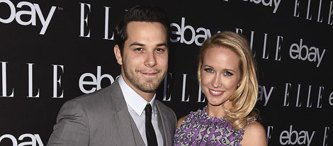 Skylar Astin y Anna Camp