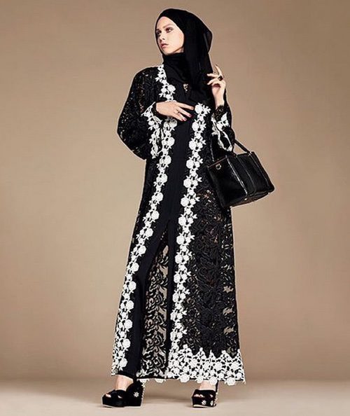 Túnica y velo con bordados de la colección 'Abaya' de Dolce & Gabbana