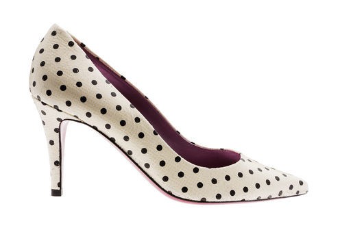 Stiletto con estampado de topos en blanco y negro de Úrsula Mascaró