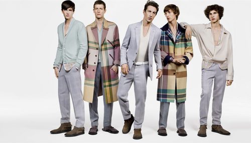 Trajes ocres con abrigos de estampado Madras de Ermenegildo Zegna
