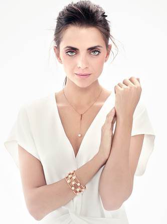 Macarena Gómez con joyas de Montblanc para la colección 'Moon Garden'