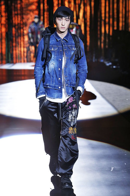 Chaqueta vaquera con pantalones anchos de seda con letras chinas para Dsquared2