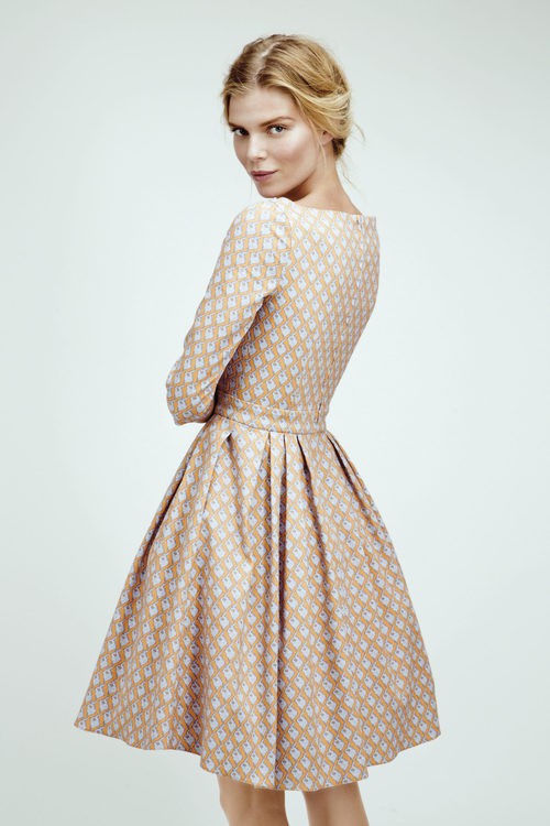 Vestido corte lady con estampado geométrico de Dolores Promesas Resort 2016