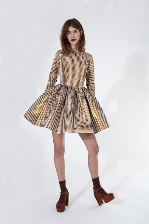 Vestido dorado efecto brilli brilli de 2nd LAB by 2nd Skin para primavera/verano 2016