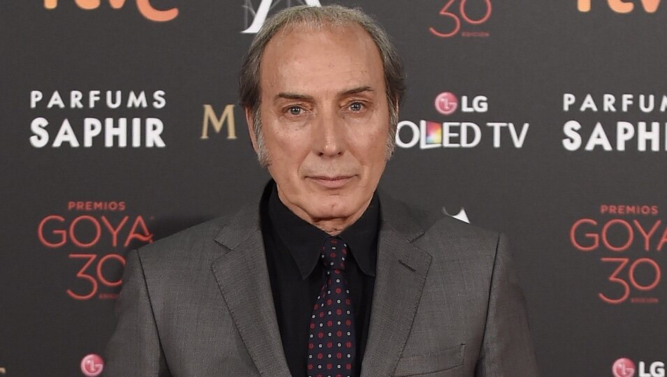 Eusebio Poncela en la alfombra roja de los Premios Goya 2016