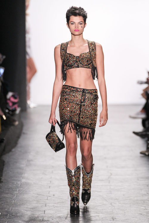 Conjunto joya de Jeremy Scott en la FW de Nueva York para otoño/invierno 2016/2017
