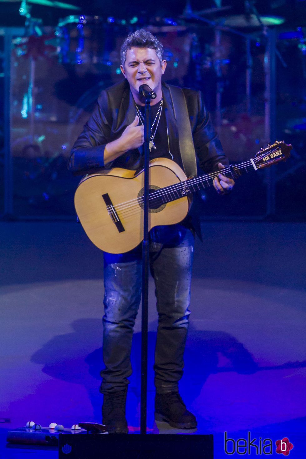 Alejandro Sanz ofreciendo un concierto en Mexico
