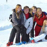 Los Reyes de Holanda con sus hijos en sus vacaciones de invierno en Austria