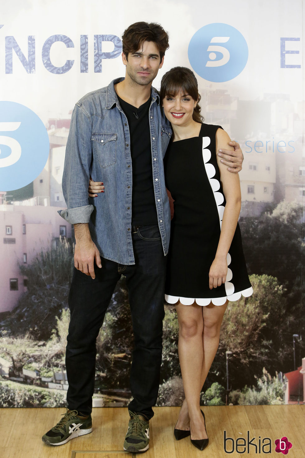 Hiba Abouk y Rubén Cortada en la presentación del final de 'El Príncipe'