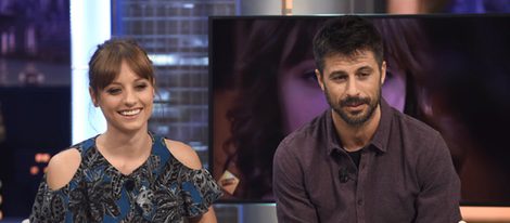 Michelle Jenner y Hugo Silva presentan 'Tenemos que hablar' en 'El hormiguero'