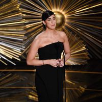 Sarah Silverman presentando a Sam Smith en la gala de los Premios Oscar 2016