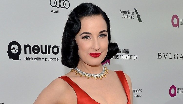 Dita Von Teese en la fiesta de Elton John tras los Oscar 2016