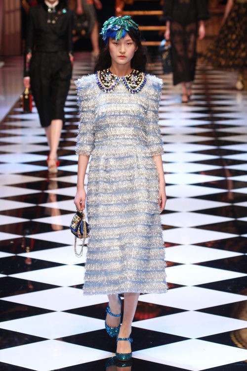 Vestido de flecos de Dolce&Gabbana en la FW de Milán para otoño/invierno 2016/2017