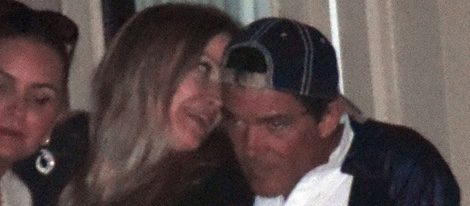 Antonio Banderas y Nicole Kimpel muy cariñosos en la Semana Santa de Málaga 2016