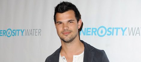 Taylor Lautner en el evento Generosity Water