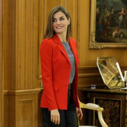 La Reina Letizia luce melena en una audiencia tras salir a la luz sus problemas de alopecia nerviosa