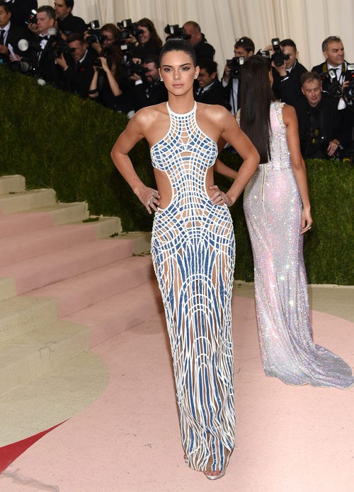 Kendall Jenner en la alfombra roja de la Gala Met 2016