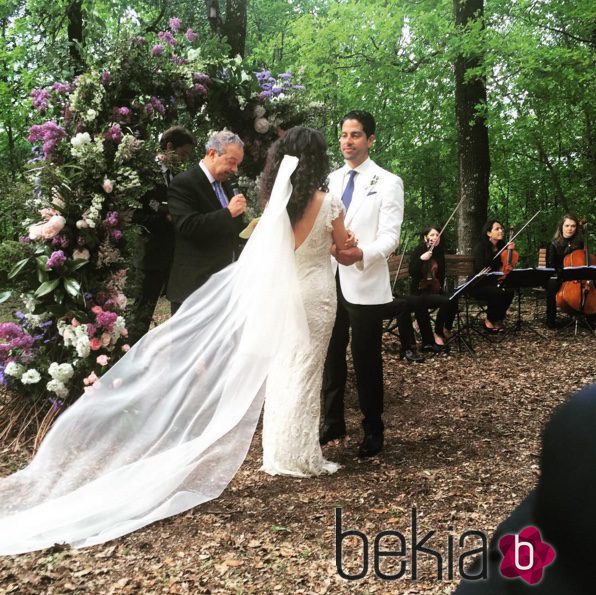Adan Rodríguez y Grace Gail durante su boda en la toscana italiana