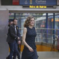 La Reina Letizia en el Metro de Callao en la final del certamen de monólogos científicos 'FameLab España 2016'
